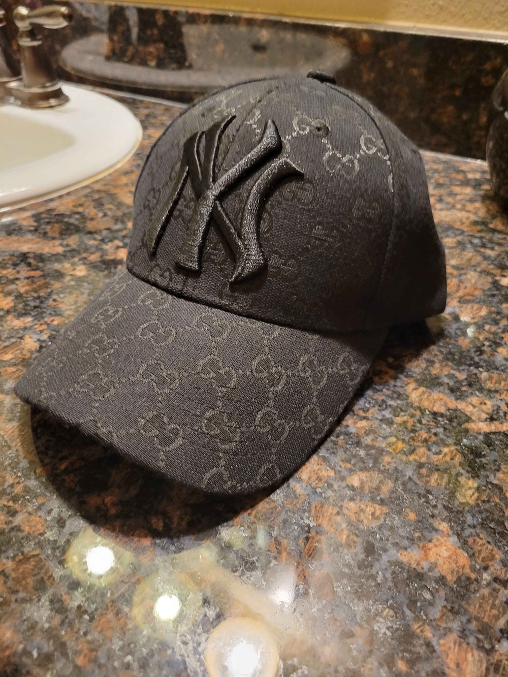 Gucci NY Logo Baseball Cap - Luxury Monogram Style - Picture 4 of 9